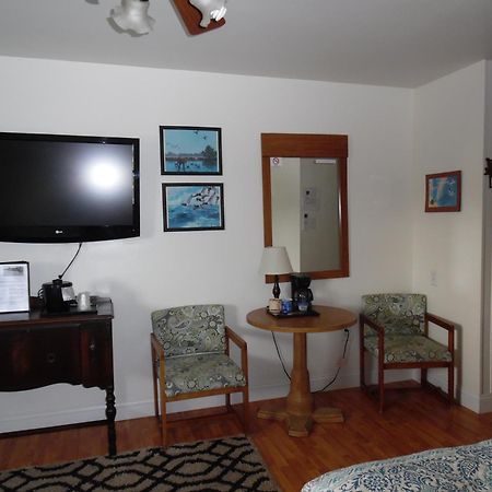 Wachapreague Inn - Motel Rooms Екстер'єр фото