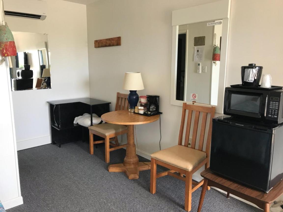 Wachapreague Inn - Motel Rooms Екстер'єр фото